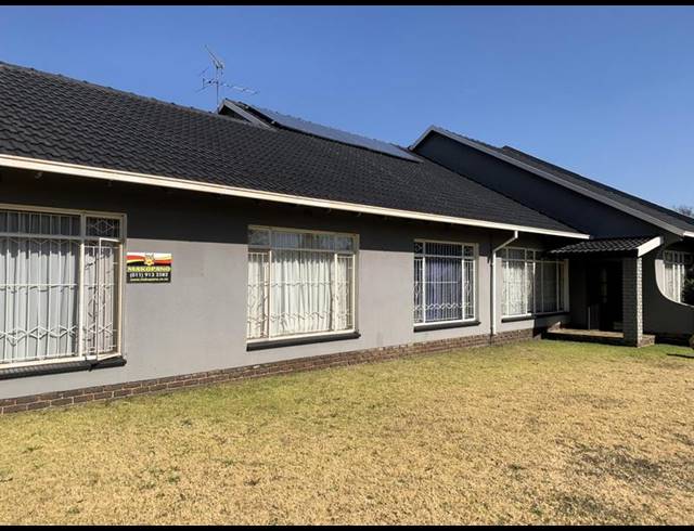 4 BEDROOM HOUSE FOR SALE IN FREEWAY PARK